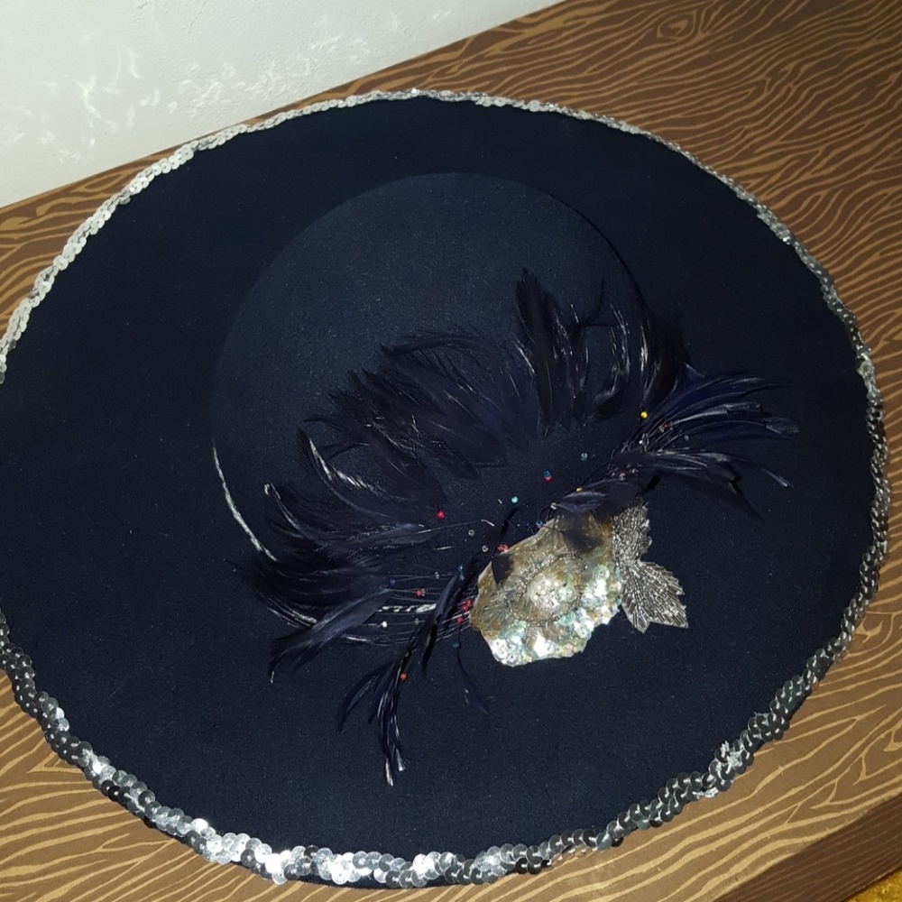 CAROL POINDEXTER DESIGNED 💯WOOL FELT SEQUIN HAT